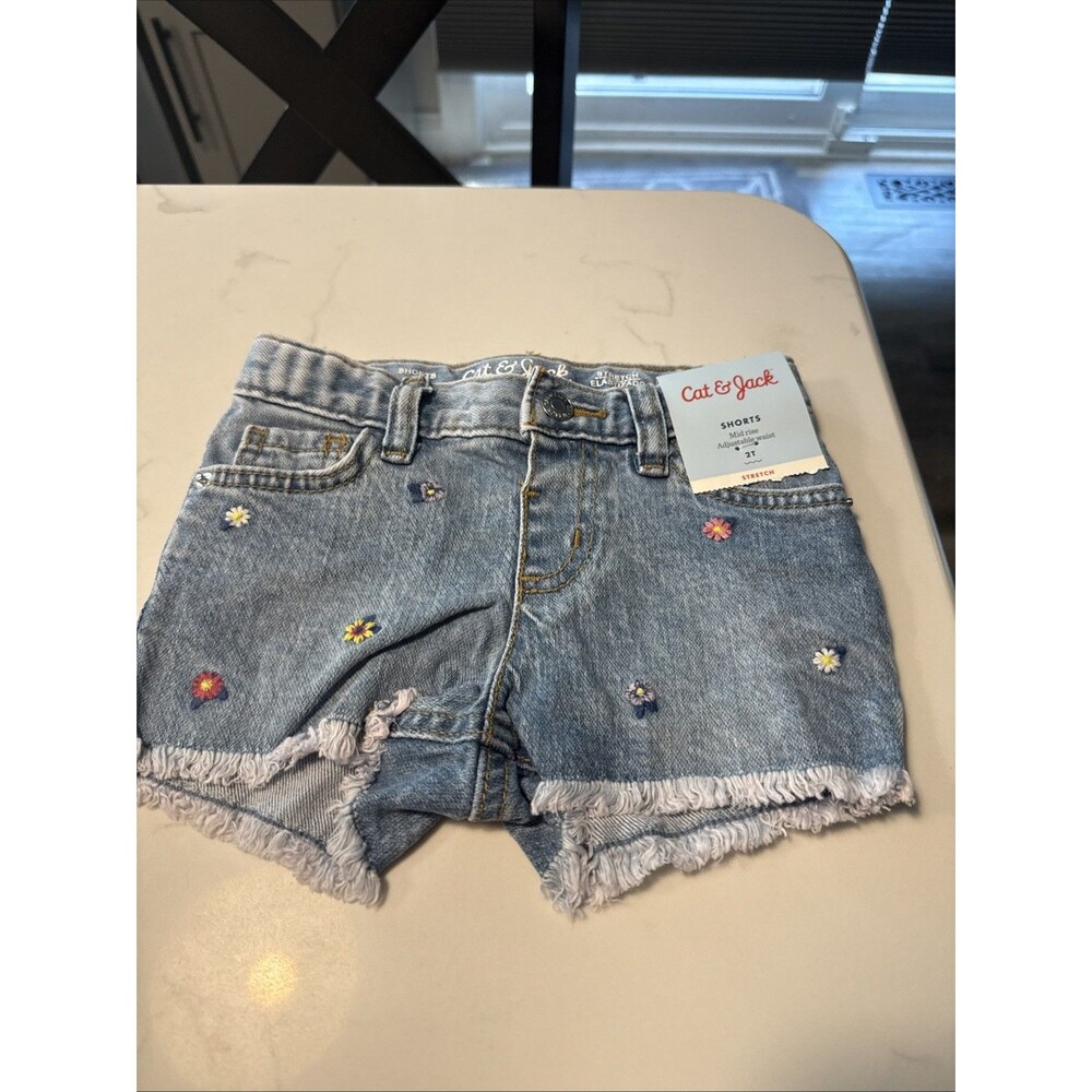 Cat & Jack Toddler Girls Denim Shorts Floral Embroidered Frayed Hem Size 2T NWT